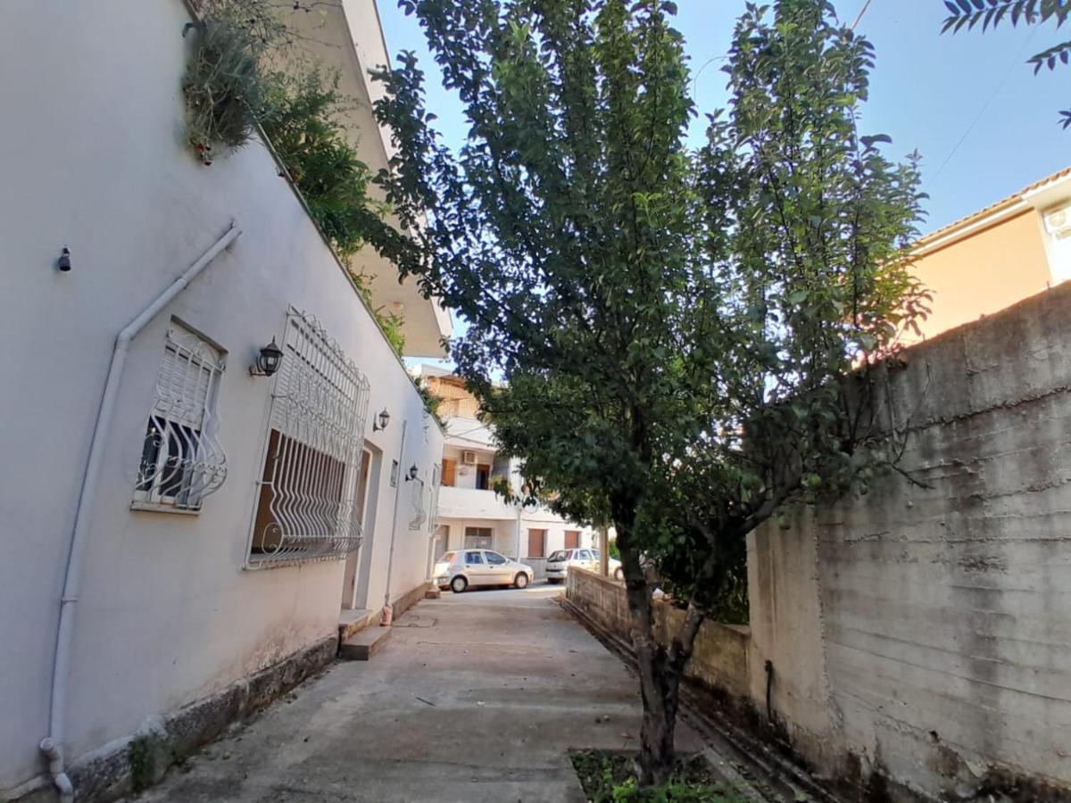 Guest House Taverna Laberia 2 Gjirokastër Exterior foto